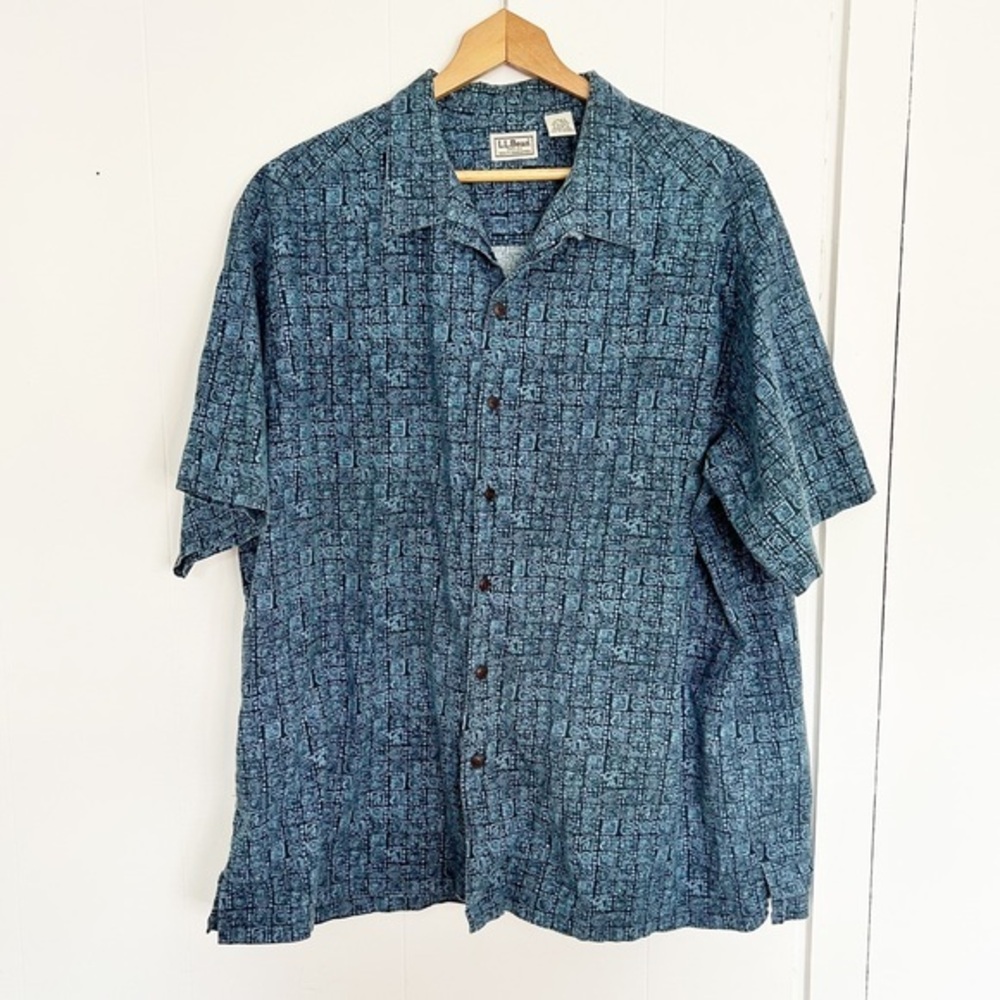 LL Bean Button down short sleeve Blue Hawaiian Tribal Aztec Men's‎ XL